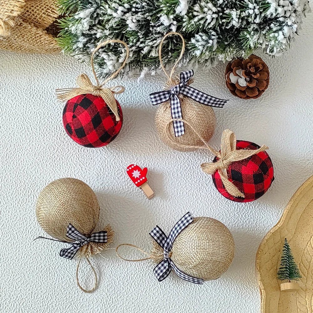Lot de boules de Noël à carreaux rouges blancs noirs