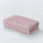 serviette bain coton gaufré texture carreaux absorbante douce salle bain douche
