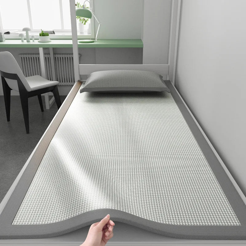 housse matelas bleu gris micro perforée moderne anti bactéries perméable l'air