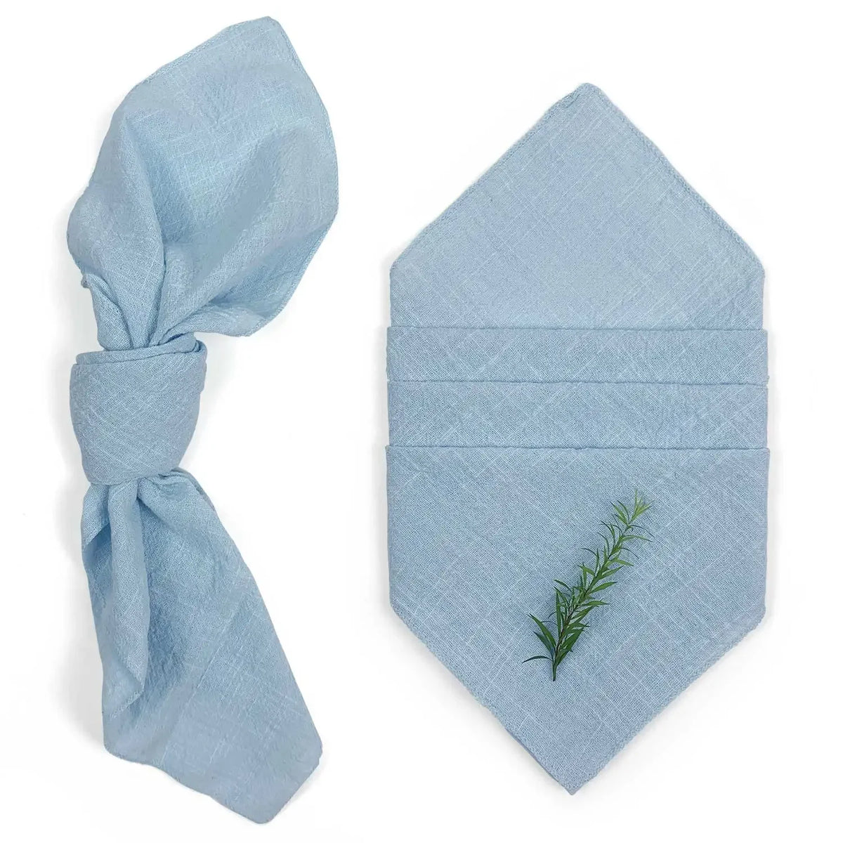 serviette lin bleu clair classique anneau métallique ruban coton fleur herbe séchée table mariage