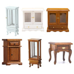 meuble miniature armoire verre transparent classique porte tiroir pieds sculptés blanc marron clair finition