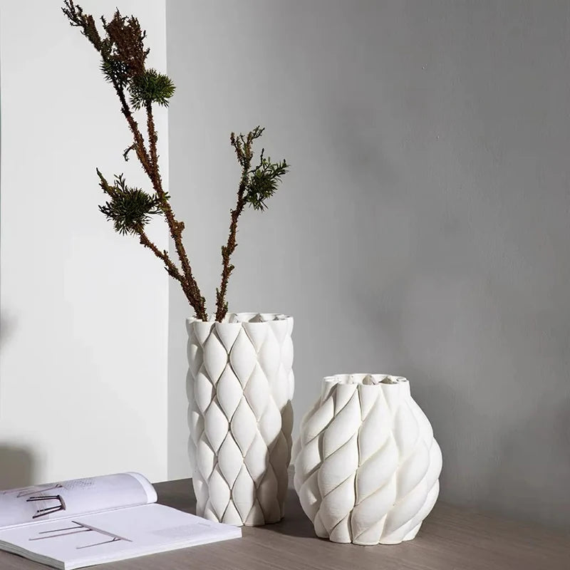 vases céramique modernes blanc texturés motifs géométriques décoration intérieure table living room