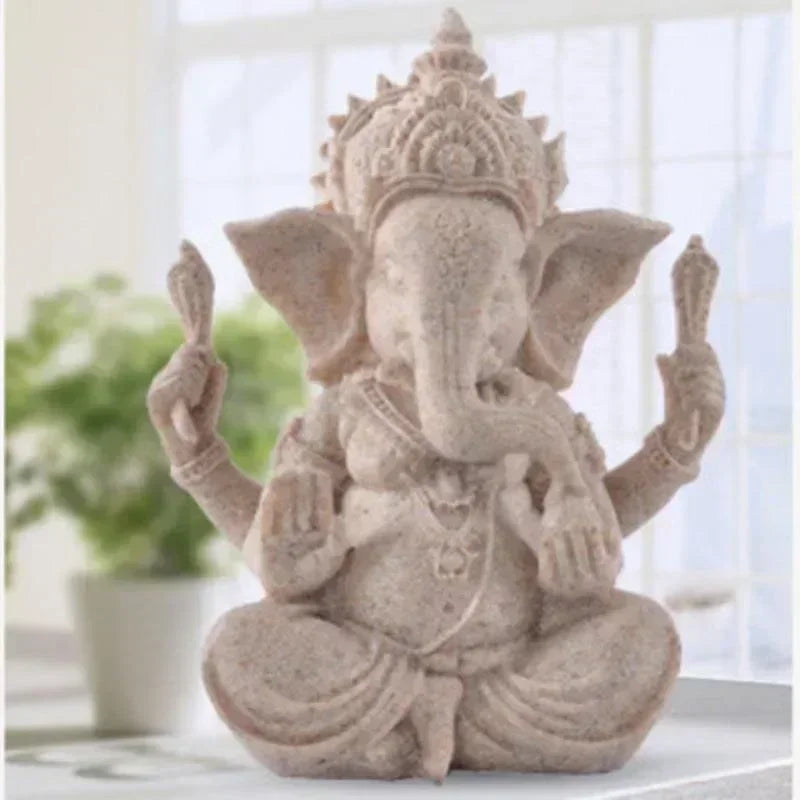 statue ganesha décorative asiatique résine sculptée beige clair blanc cassé fleurs roses plantes vertes