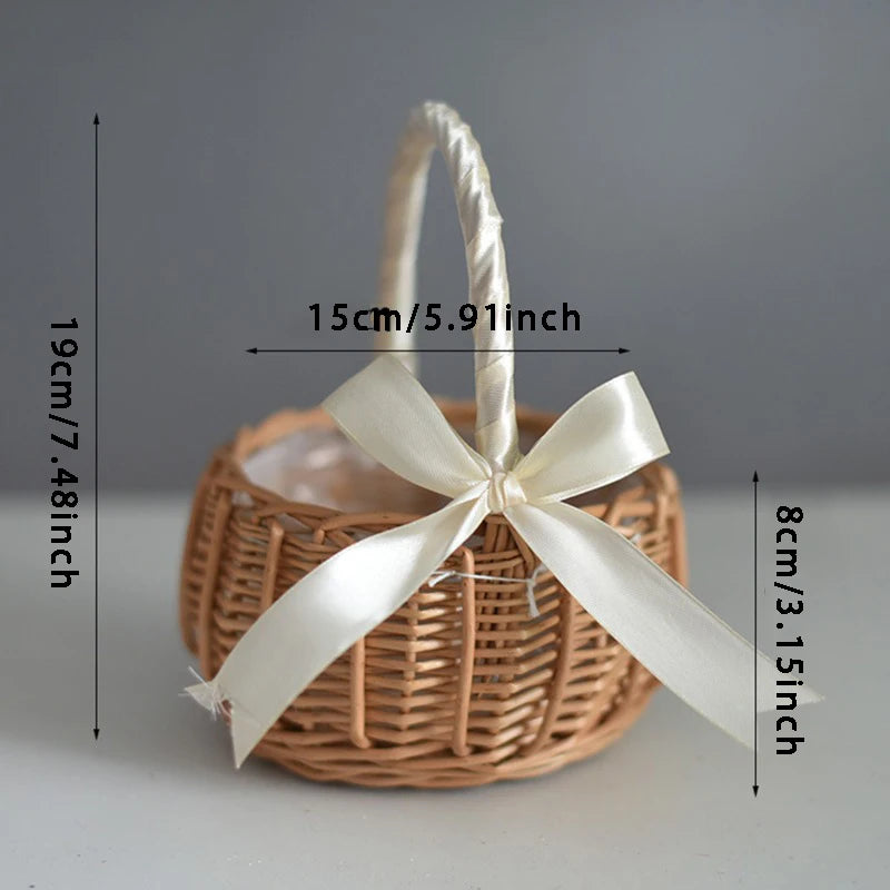 panier osier tressé marron clair poignée ruban blanc fleurs artificielles utilisation multiple respectueux environnement