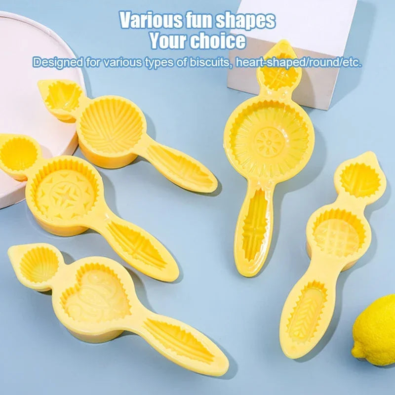 moule biscuits jaune divers motifs géométriques moderne poignée pâtisserie cuisson respectueux environnement