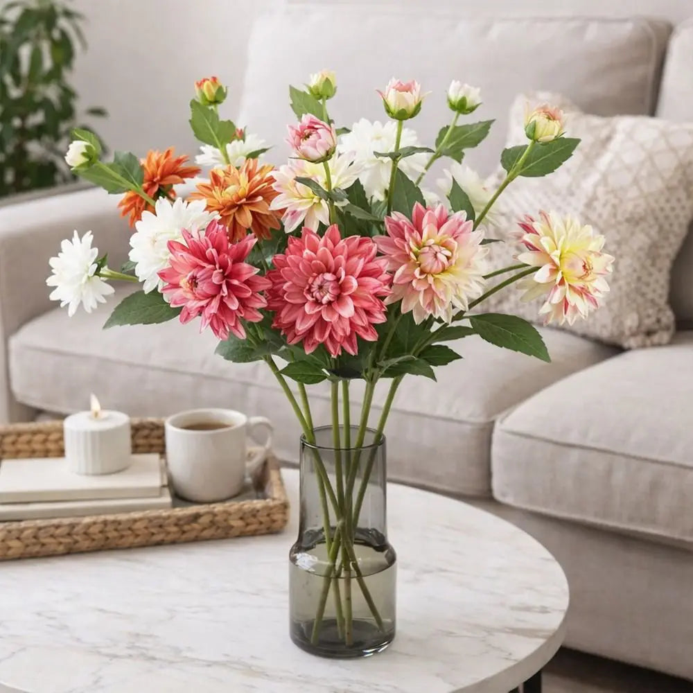 bouquet dahlias rose blanc jaune moderne décoration intérieure anniversaire mariage minimaliste