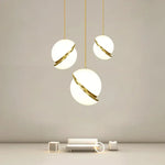 suspension lumineuse moderne blanc doré 73 boules acrylique 2000 82000 lumens