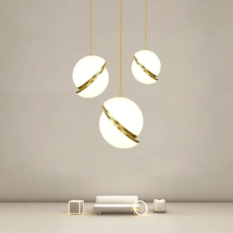 suspension lumineuse moderne blanc doré 73 boules acrylique 2000 82000 lumens