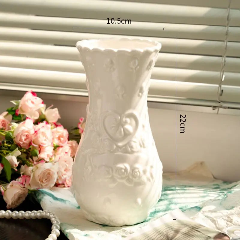 vase rose vintage relief coeurs fleurs blanc salon décoration maison nouveau classique post moderne