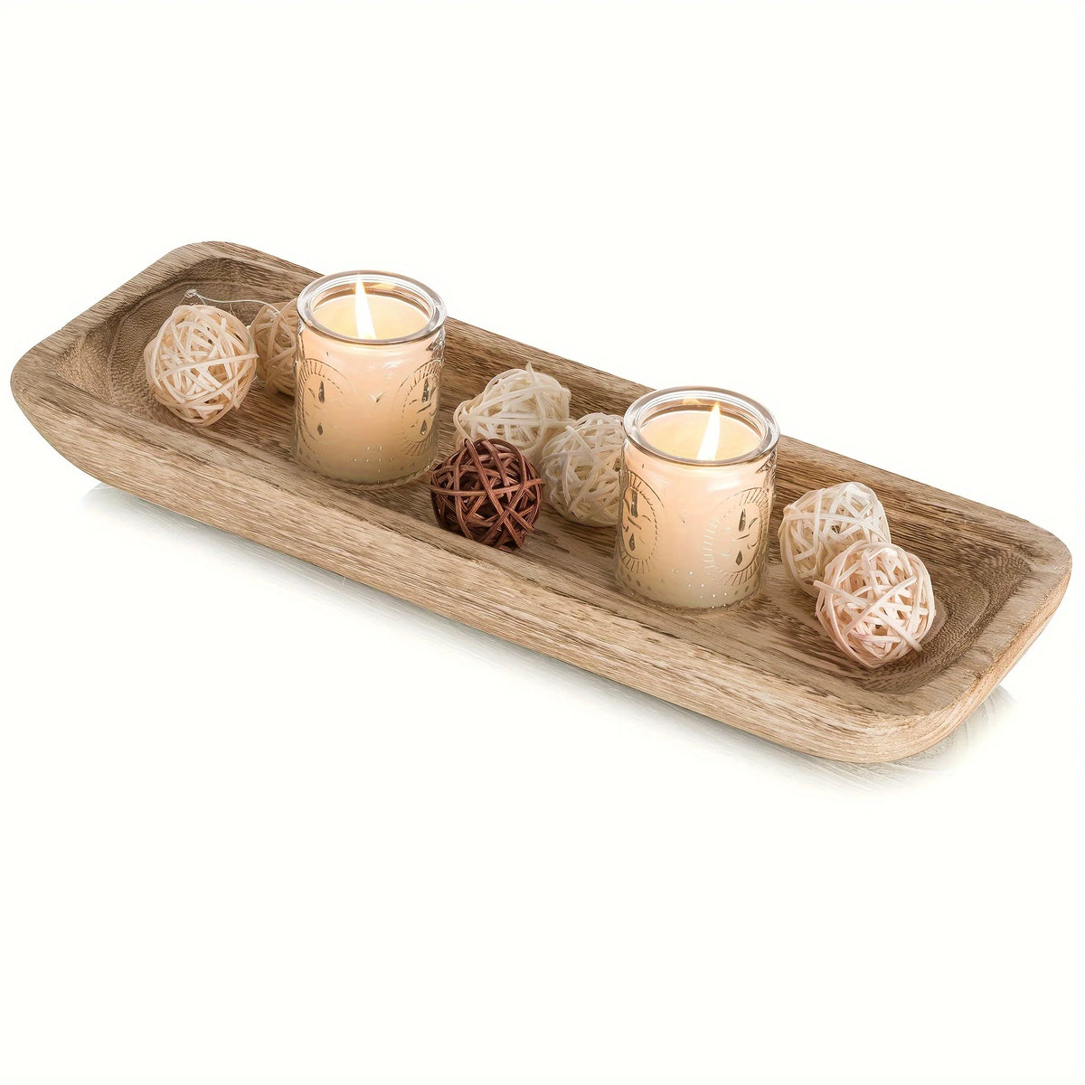 plateau décoratif bois marron clair boules fibres naturelles bougies translucides guirlande tassels fleurs artificielles