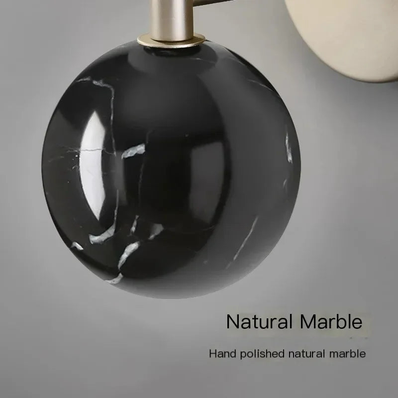 lampe murale led marbrée moderne minimaliste blanc noir globes opaques chambre salon