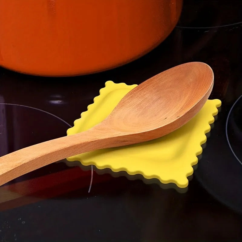tapis silicone isolant thermique anti brûlure soucoupe jaune moderne cuisine bord arrondi fixe cuillère