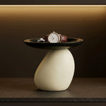 décoration intérieure moderne plateau résine noir crème marron fée éléments minimaliste
