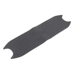 protection trottinette noire caoutchouc motifs adhésive antidérapante scooter électrique pratiquante résistante pieds