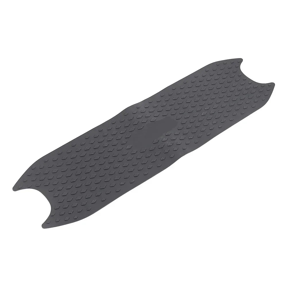 protection trottinette noire caoutchouc motifs adhésive antidérapante scooter électrique pratiquante résistante pieds