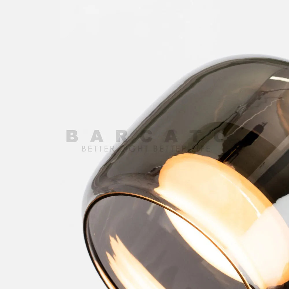 Lampe décorative gris fumé dans un intérieur moderne