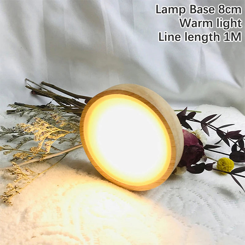 lampe poser moderne bois naturel couleurs chaudes blanc orange vert translucent câble usb commandes