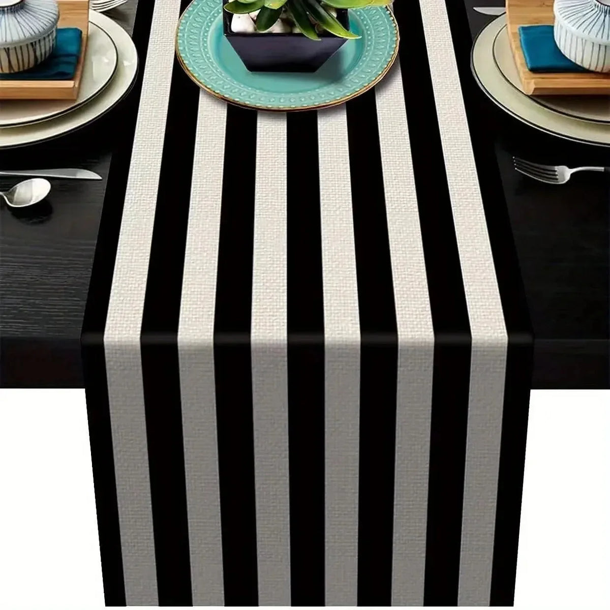 nappe table lin noir blanc rayures carreaux moderne simple decoration maison assiettes cuillers fourchets