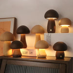 Design médiéval de la lampe champignon LED avec rayures ondulées visibles