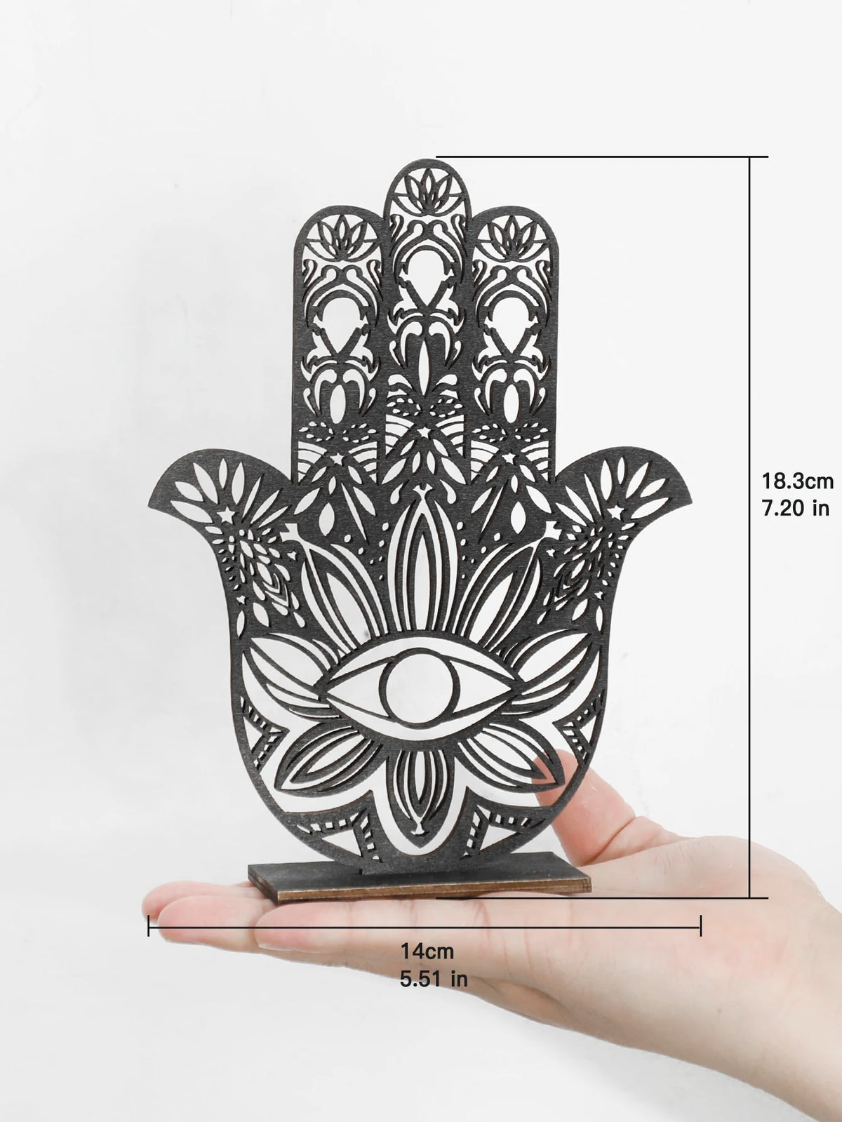 décoration maison main hamsa œil mal sculpture bois ornements floraux artisanal support plat