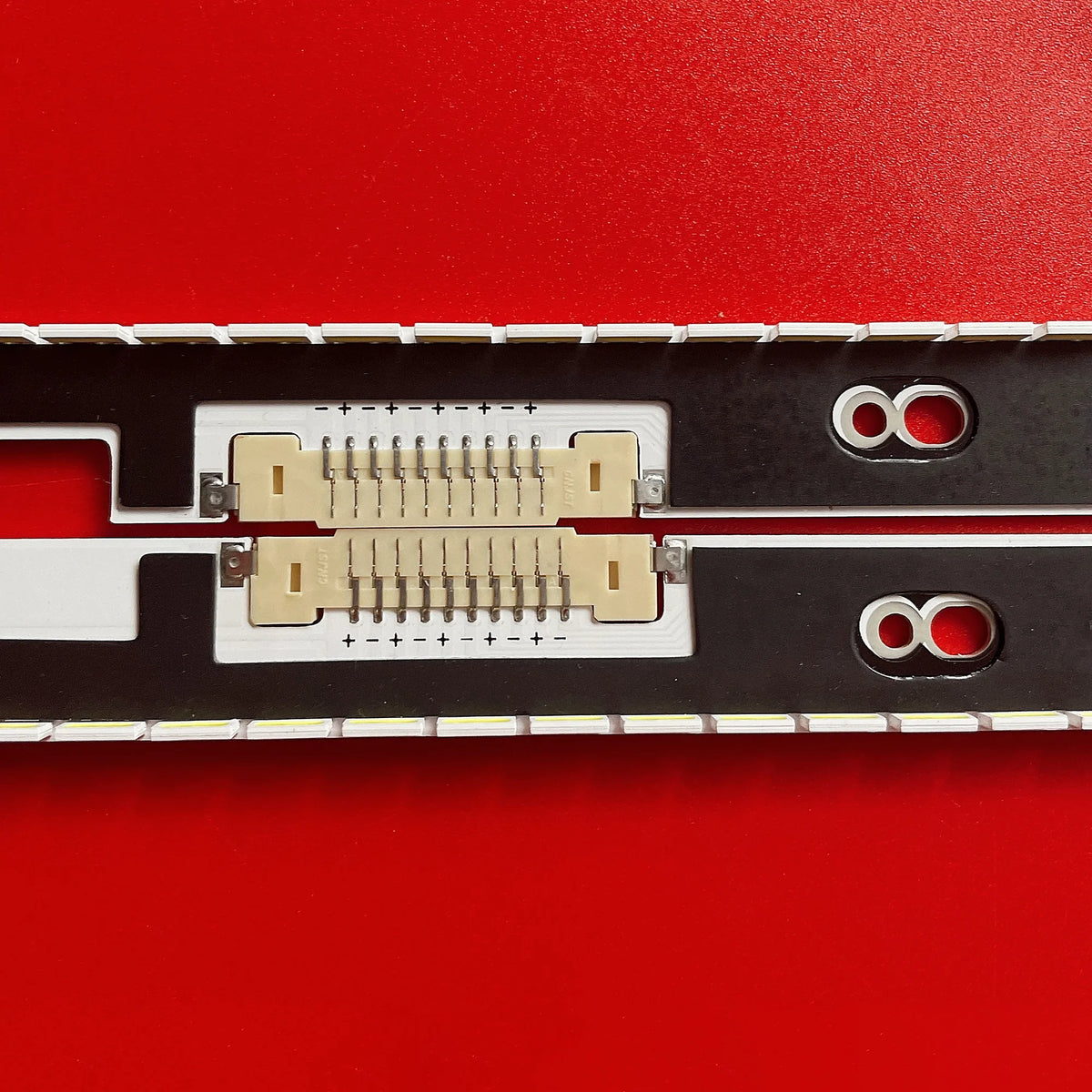 ruban led noir 683mm 83leds 3v connecteurs dorés modernes