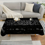 nappe table moderne noire runes symboles geometriques reutilisable polyeste rectangle festives assises couverts graphique