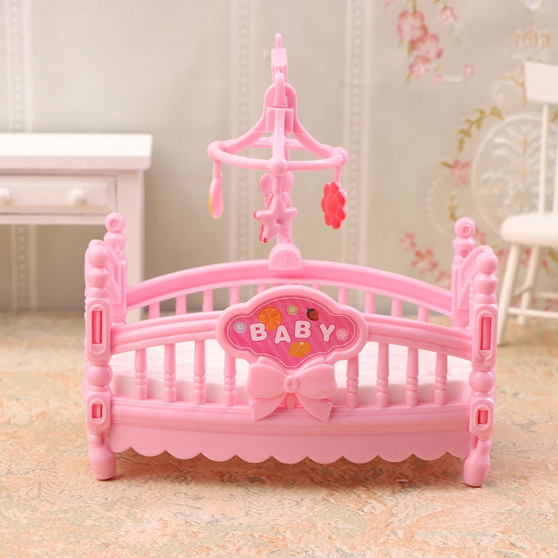 berceau poupée rose blanc matelas mobile décoratif fleurs rubans victorien miniature