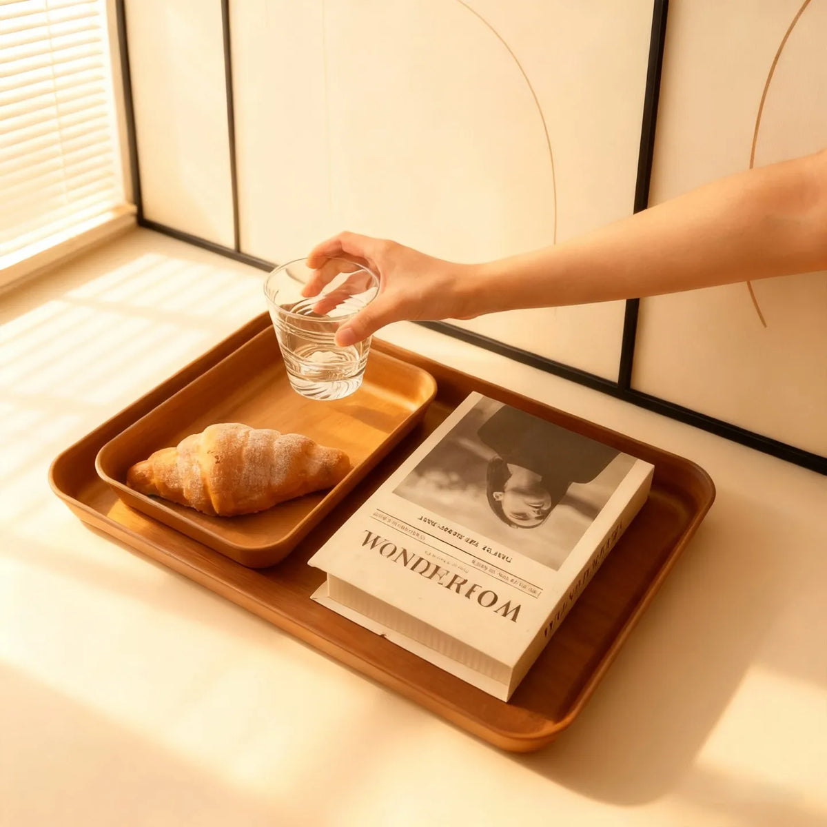 assiettes marron texture bois modernes poignées profondes fruits aliments service cuisine