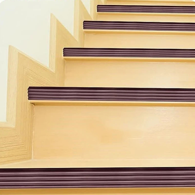 tapis protection escalier noir marron gris rayures horizontales adhésif moderne sécurisé