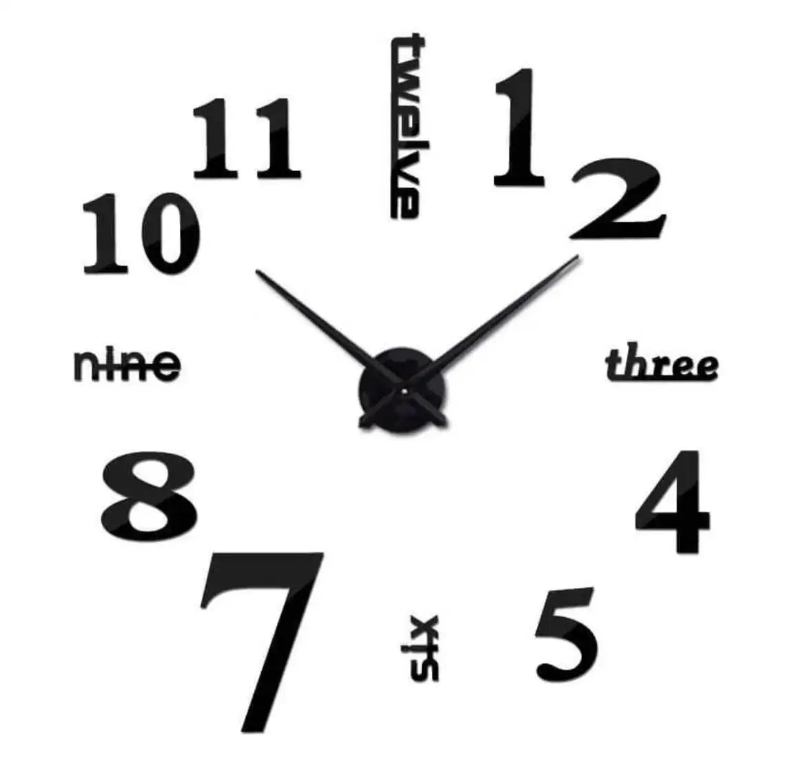 horloge murale numérique minimaliste moderne noire blanche chiffres relief effets découpe cadran lisse fixée