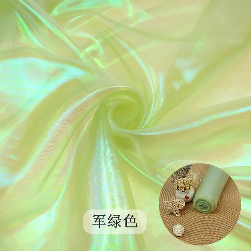tissu iridescent multicolore rayures ondulées effet holographique semi transparent moderne élégant polyester respirant mètre