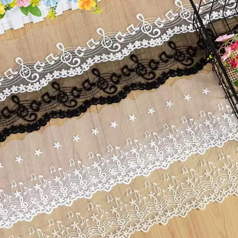 ruban dentelle blanc notes musicales fleurs bordure ajourée classique romantique polyester coton 14cm 5mètres