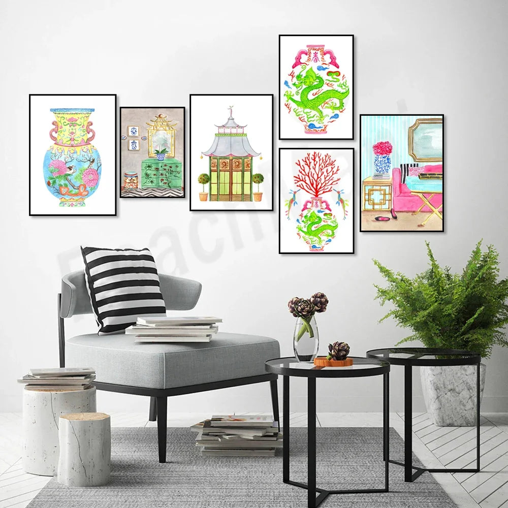 Une élégante composition murale présente une sélection d'illustrations colorées et ornées, créant une ambiance chaleureuse et raffinée dans cet espace de vie.