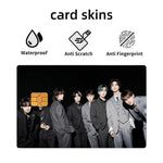 étui carte bancaire kpop strays moderne noir gris blanc personnes costumes formels minimaliste