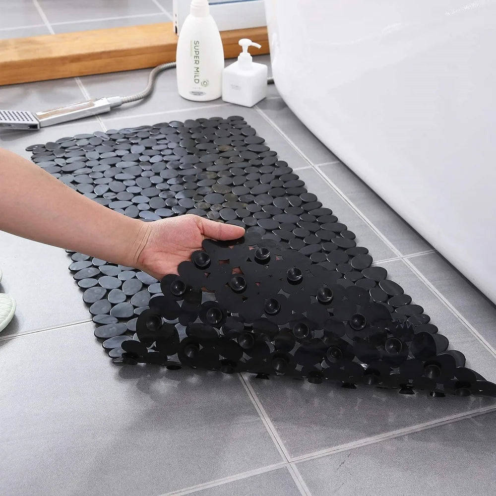 tapis bain antidérapant moderne gris clair succion cup lavable machine cailloux texturé salle bain