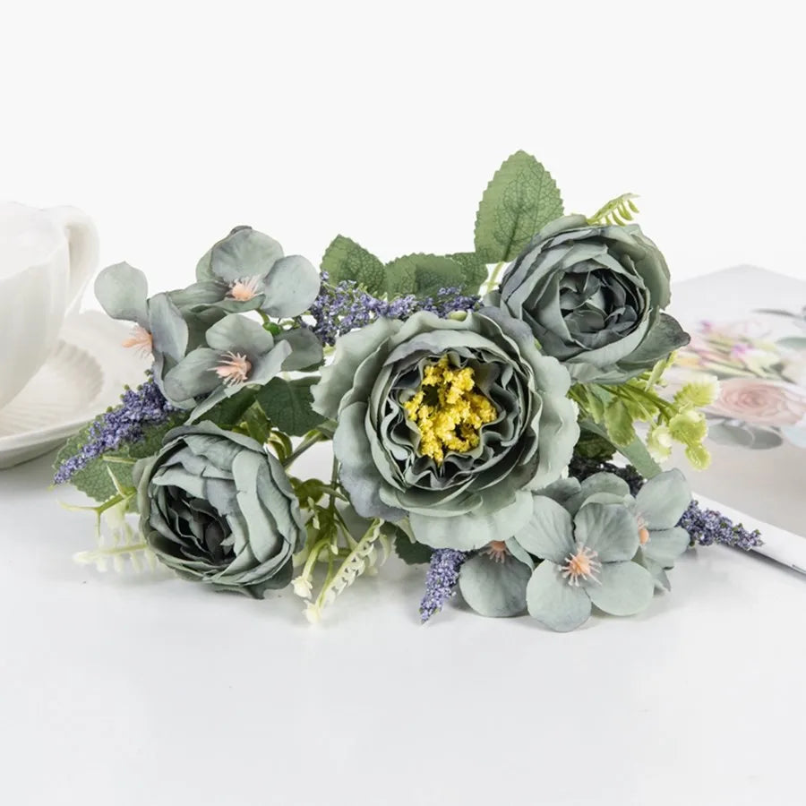 décoration extérieure bouquet fleurs artificielles pivoine rose blanche orange bleu gris romantique vase maison