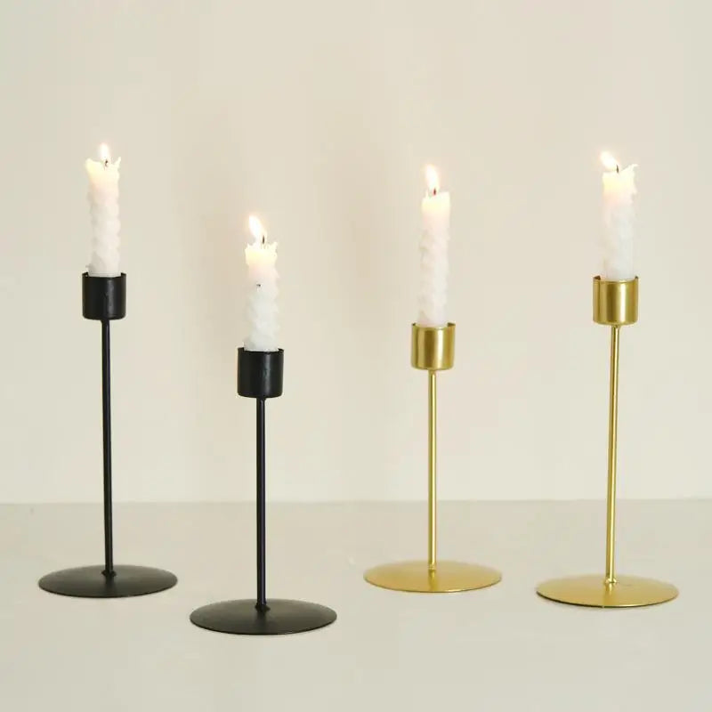 chandeliers moderne or bougies torsadées décoration intérieur minimaliste