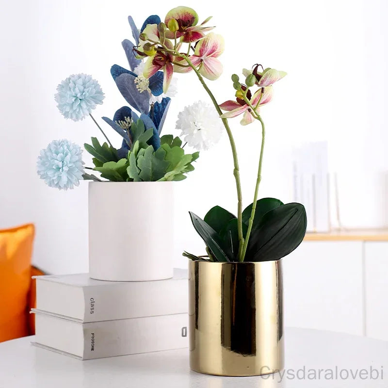 cache pot céramique finition or moderne plante verte décoration intérieure brillance lisse minimaliste maison