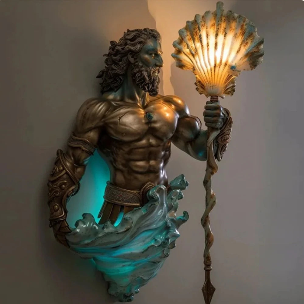 lampe murale mythologique sculptée personnages feuilles verre translucide bronze verte decorative fantastique