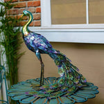 statue paon extérieur métal bleu vert jaune violet turquois plumes texturées réaliste jardin patio