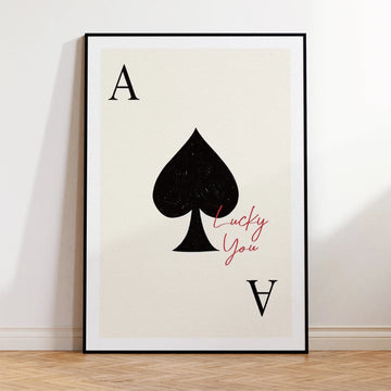 affiche minimaliste poker lucky you as piques beige noir rouge cadre métal salon chambre
