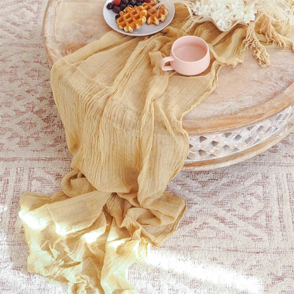 serviette table vert olive rose pâle crêpe plissée décorative rustique bouquets fleurs artificielles tasses