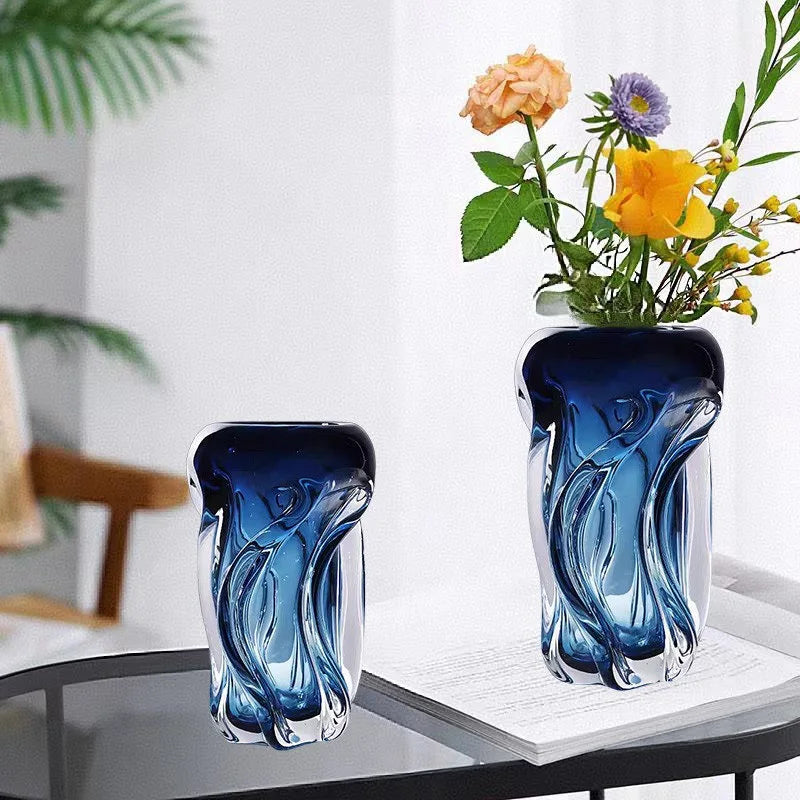 vase moderne bleu transparent ondulé marbré décoration intérieure arrangement floral hydroponique