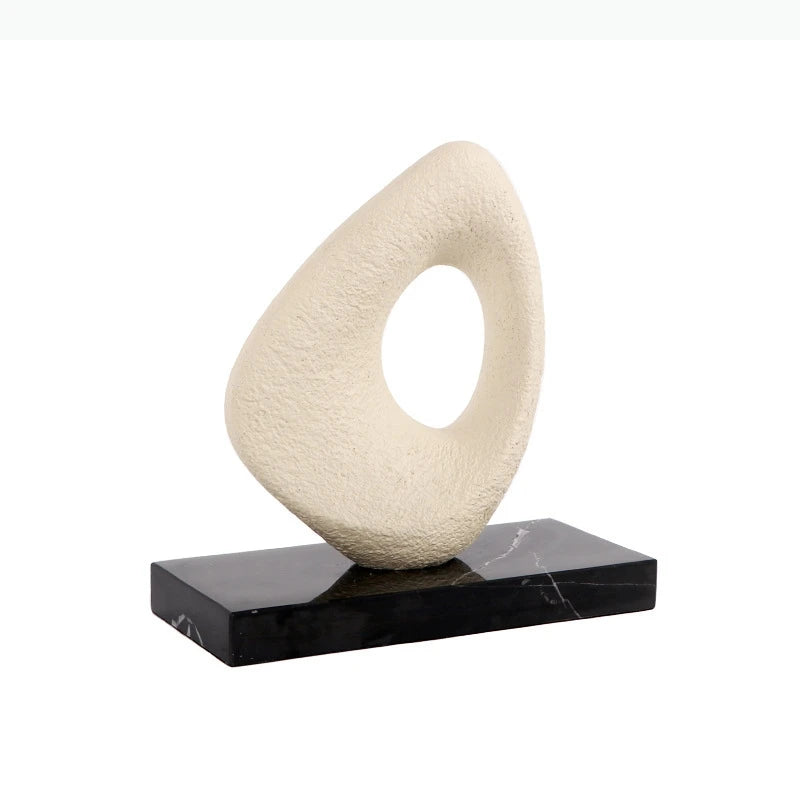 sculpture moderne blanc crème texture granuleuse décoration intérieure résine imitation pierre base marbrée