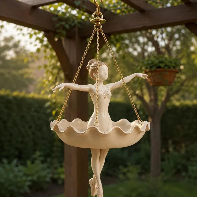 suspension plante forme ballerine chaines dorées crochet intérieur décoration élégante