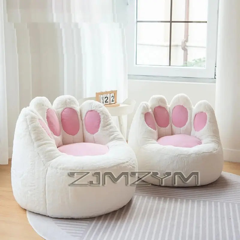 siège enfant fauteuil blanc rose poilu coussin patte coussinet ludique décontracté chambre enfants assis