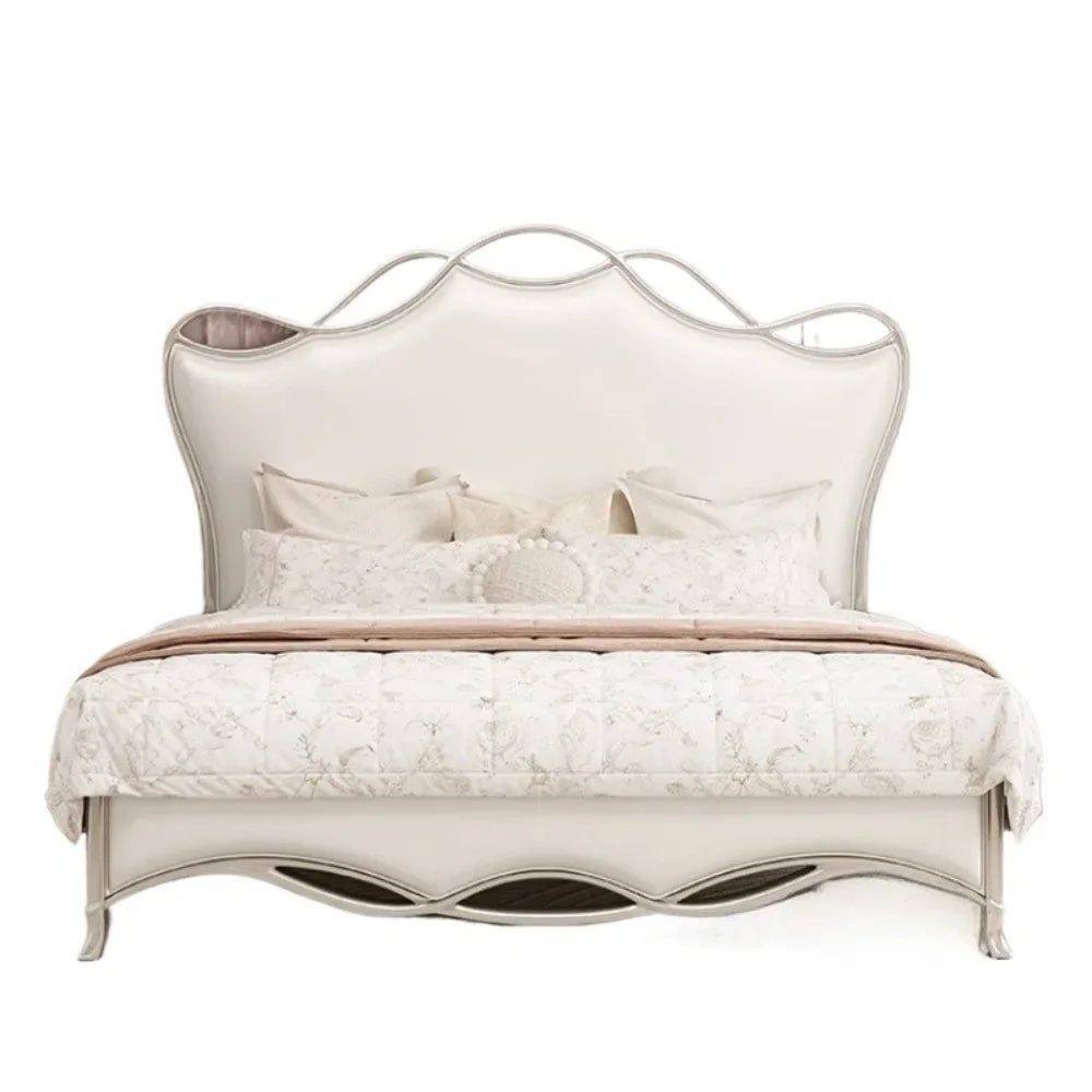 lit double cadre bois blanc détails dorés classique luxe chambre moderne meuble maison
