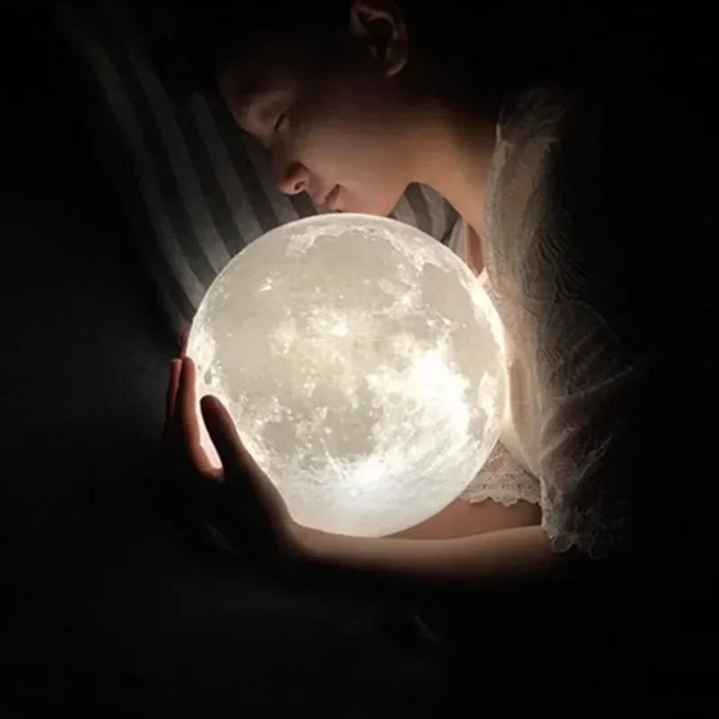 lampe lune moderne décoration chambre bois cratères texturée LED blanc orangé