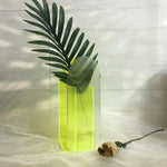 vase moderne transparent rayures vertes orange jaune rose bleu table floral