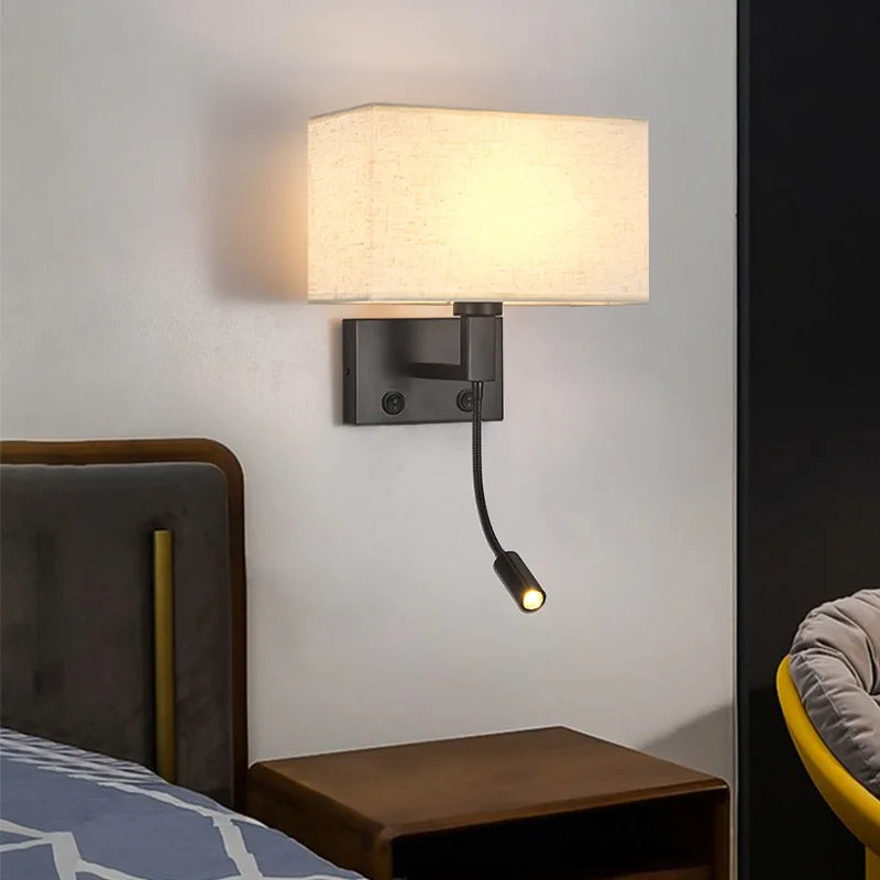 Lampe murale USB pour recharger téléphone au lit